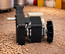 Podávač peliet pre horáky na pelety